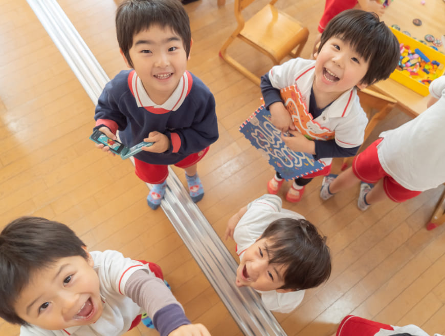 笑顔のかがやく明るい保育園